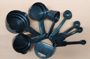 Plastic Measuring Cups and Spoons Set